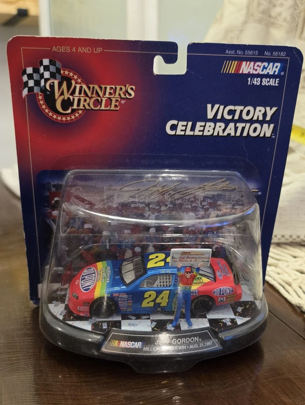 NASCAR Winner's Circle Jeff Gordon #24 1/43 Scale Diecast 1997 Million Dollar